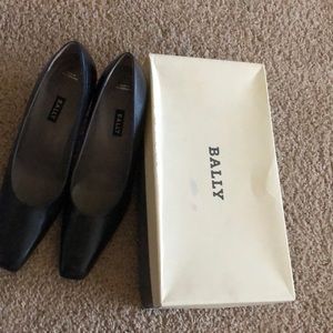 Bally’s Dark Blue 9.5 Pump